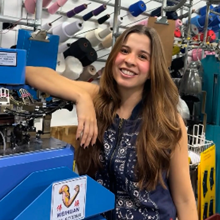 Equipo de Mr Happy en la fábrica de Medellín